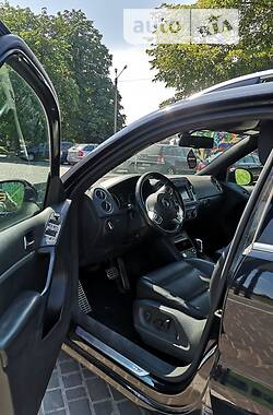 Позашляховик / Кросовер Volkswagen Tiguan 2016 в Миргороді