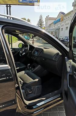 Позашляховик / Кросовер Volkswagen Tiguan 2016 в Миргороді