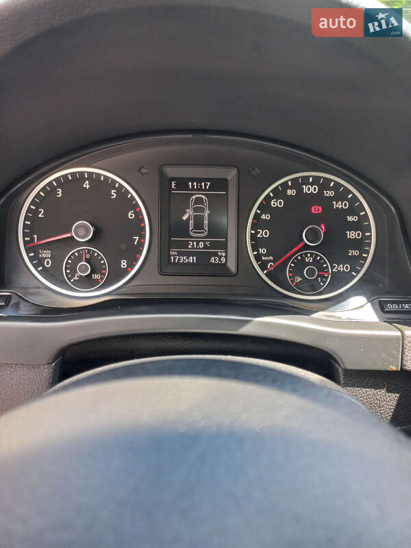 Внедорожник / Кроссовер Volkswagen Tiguan 2011 в Полтаве