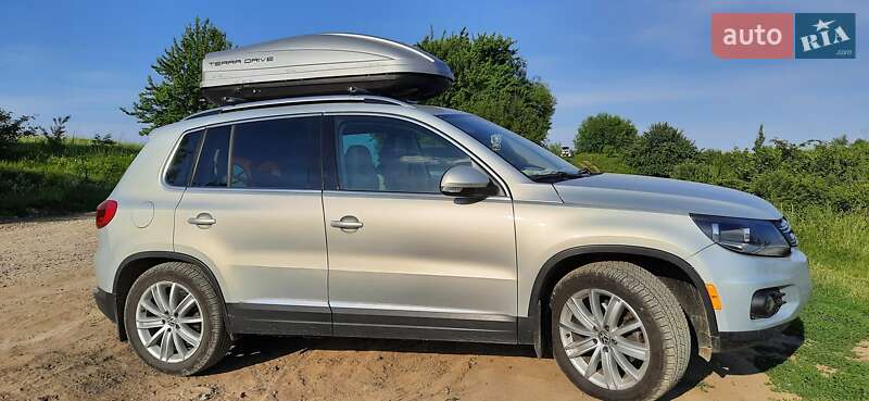 Внедорожник / Кроссовер Volkswagen Tiguan 2012 в Монастырище