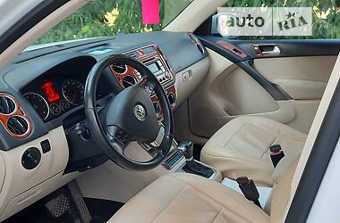 Внедорожник / Кроссовер Volkswagen Tiguan 2008 в Новоселице