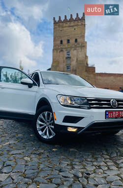 Внедорожник / Кроссовер Volkswagen Tiguan 2017 в Луцке