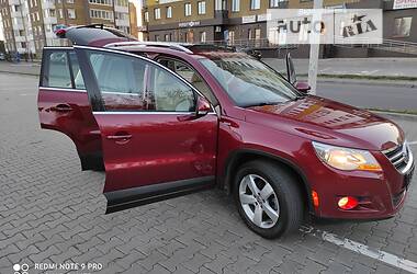 Внедорожник / Кроссовер Volkswagen Tiguan 2011 в Луцке