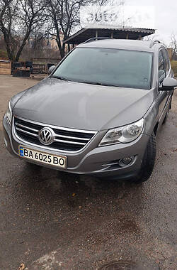 Позашляховик / Кросовер Volkswagen Tiguan 2010 в Кропивницькому