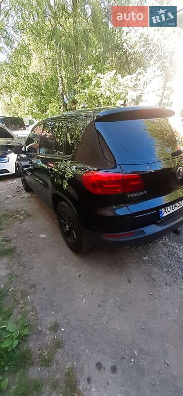 Хэтчбек Volkswagen Tiguan 2011 в Рахове