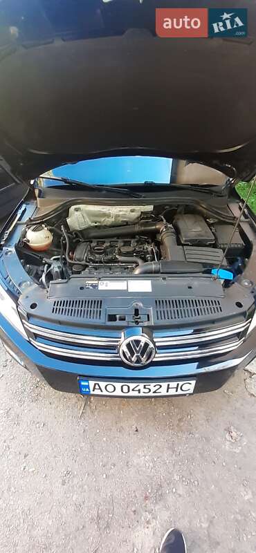 Хэтчбек Volkswagen Tiguan 2011 в Рахове