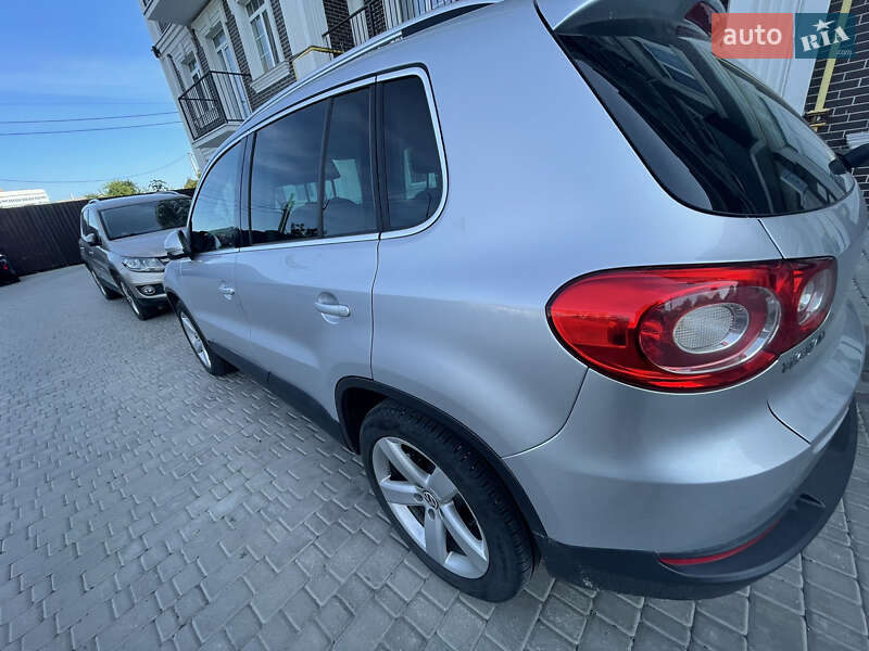 Внедорожник / Кроссовер Volkswagen Tiguan 2010 в Киеве