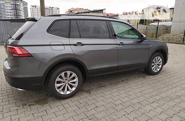 Позашляховик / Кросовер Volkswagen Tiguan 2017 в Івано-Франківську