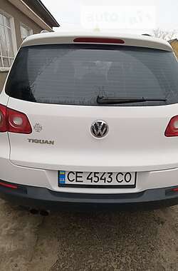 Внедорожник / Кроссовер Volkswagen Tiguan 2010 в Заставной