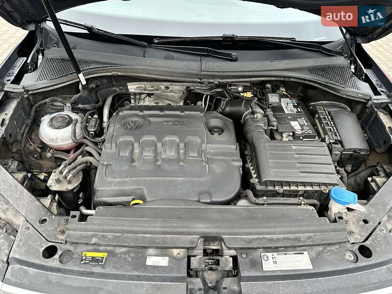 Позашляховик / Кросовер Volkswagen Tiguan 2017 в Києві