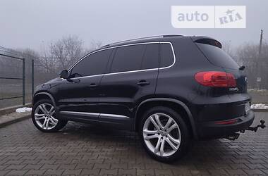 Позашляховик / Кросовер Volkswagen Tiguan 2013 в 