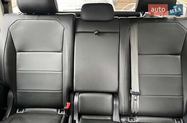 Внедорожник / Кроссовер Volkswagen Tiguan 2019 в 