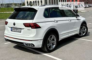 Позашляховик / Кросовер Volkswagen Tiguan 2023 в 