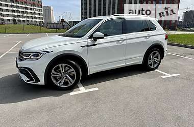 Позашляховик / Кросовер Volkswagen Tiguan 2023 в 