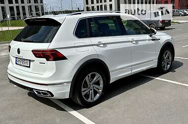 Позашляховик / Кросовер Volkswagen Tiguan 2023 в 