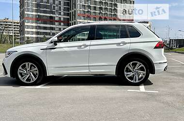 Позашляховик / Кросовер Volkswagen Tiguan 2023 в 