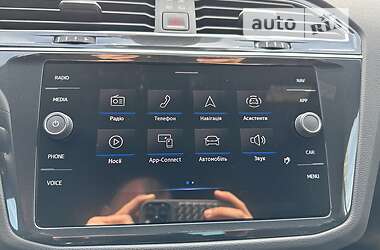 Позашляховик / Кросовер Volkswagen Tiguan 2023 в 