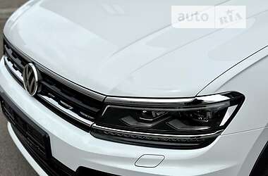 Внедорожник / Кроссовер Volkswagen Tiguan 2020 в 