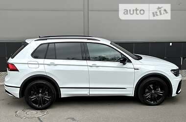 Внедорожник / Кроссовер Volkswagen Tiguan 2020 в 