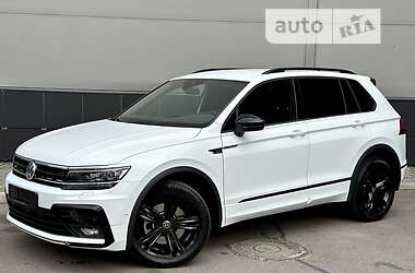 Внедорожник / Кроссовер Volkswagen Tiguan 2020 в 