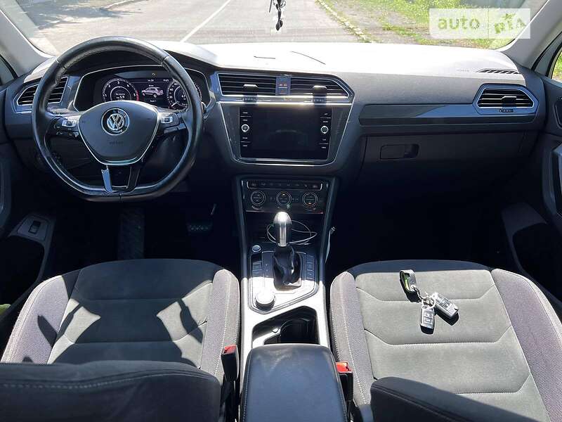 Внедорожник / Кроссовер Volkswagen Tiguan 2017 в Мукачево