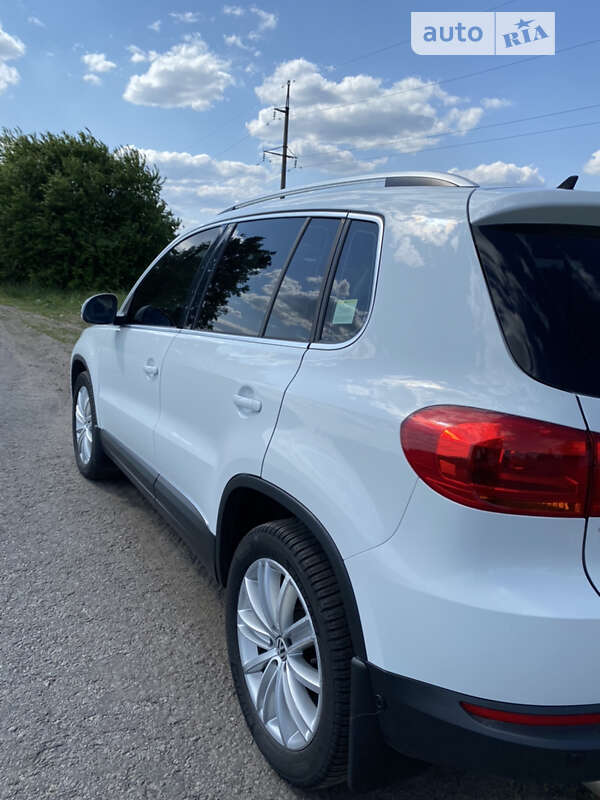 Внедорожник / Кроссовер Volkswagen Tiguan 2014 в Казатине