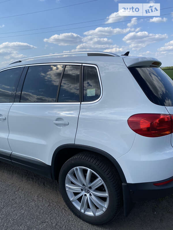Внедорожник / Кроссовер Volkswagen Tiguan 2014 в Казатине