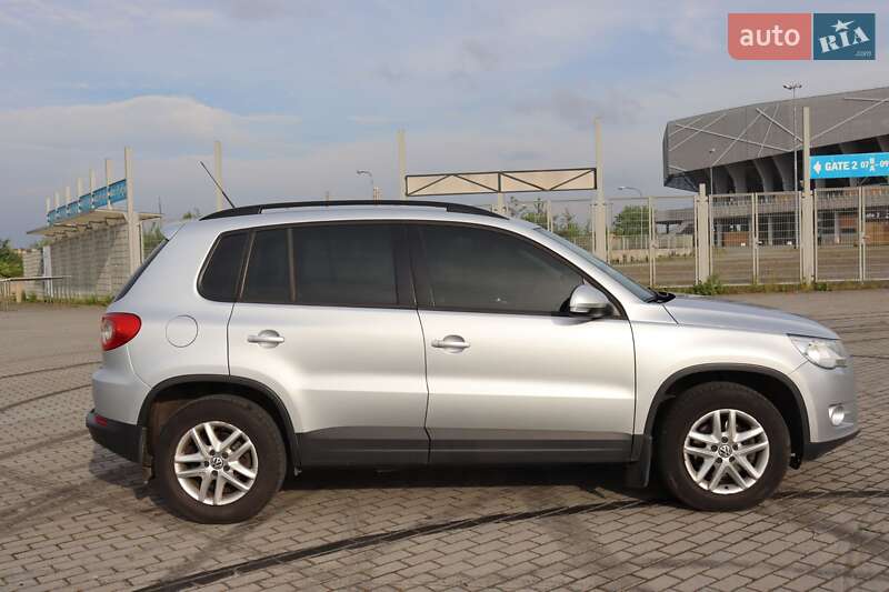 Внедорожник / Кроссовер Volkswagen Tiguan 2011 в Львове