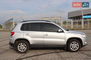 Внедорожник / Кроссовер Volkswagen Tiguan 2011 в 