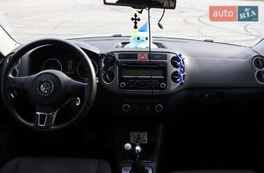 Внедорожник / Кроссовер Volkswagen Tiguan 2011 в 
