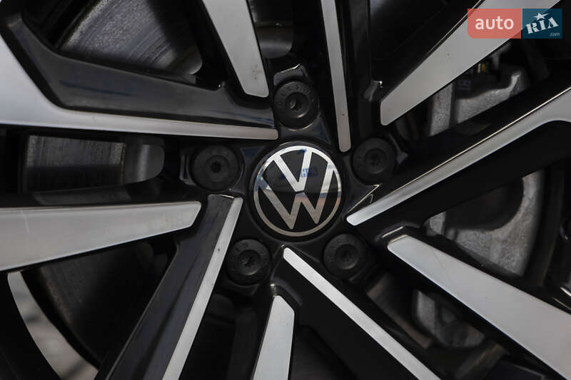 Внедорожник / Кроссовер Volkswagen Tiguan 2022 в Луцке