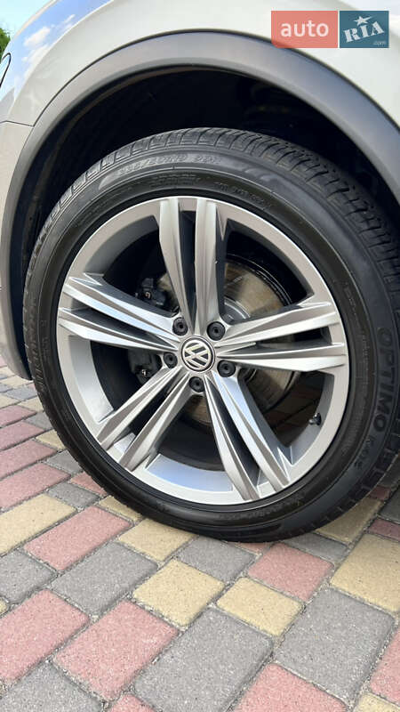 Внедорожник / Кроссовер Volkswagen Tiguan 2018 в Ровно