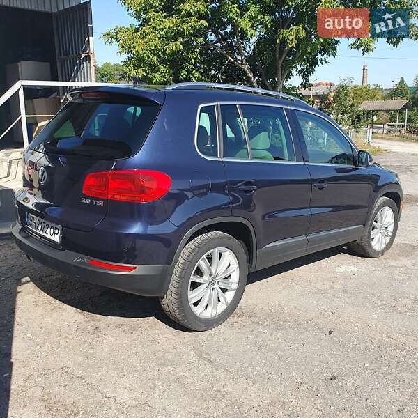 Внедорожник / Кроссовер Volkswagen Tiguan 2015 в Каменец-Подольском