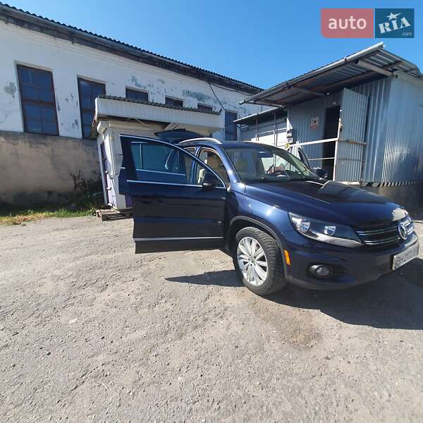 Внедорожник / Кроссовер Volkswagen Tiguan 2015 в Каменец-Подольском
