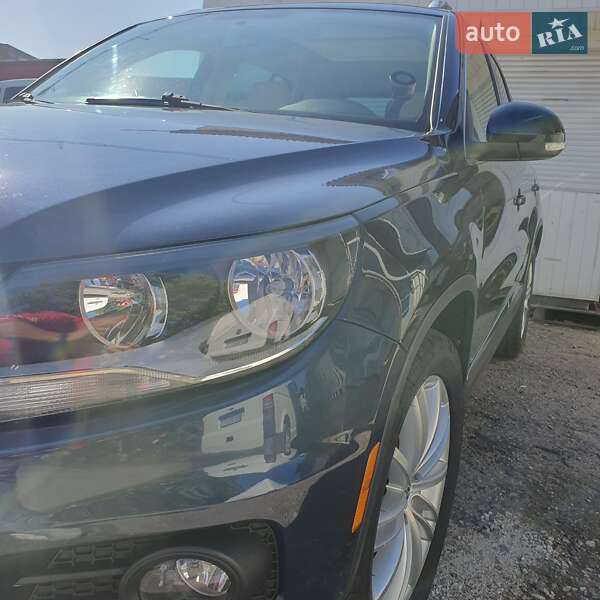 Внедорожник / Кроссовер Volkswagen Tiguan 2015 в Каменец-Подольском