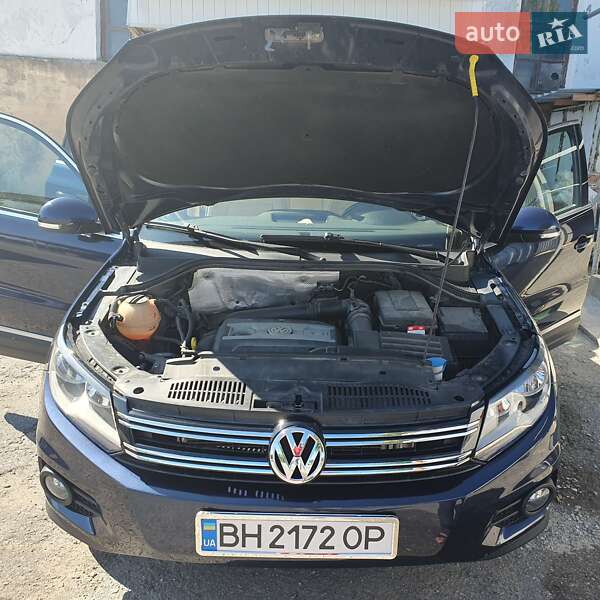 Внедорожник / Кроссовер Volkswagen Tiguan 2015 в Каменец-Подольском