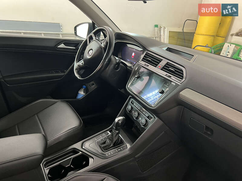 Внедорожник / Кроссовер Volkswagen Tiguan 2018 в Львове