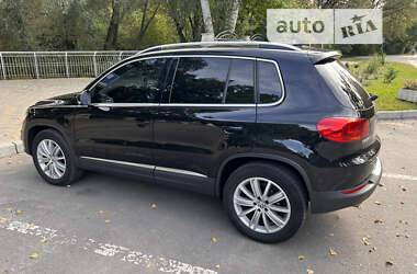 Внедорожник / Кроссовер Volkswagen Tiguan 2013 в 