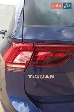 Внедорожник / Кроссовер Volkswagen Tiguan 2018 в 
