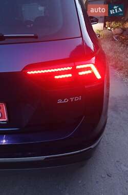 Внедорожник / Кроссовер Volkswagen Tiguan 2018 в 
