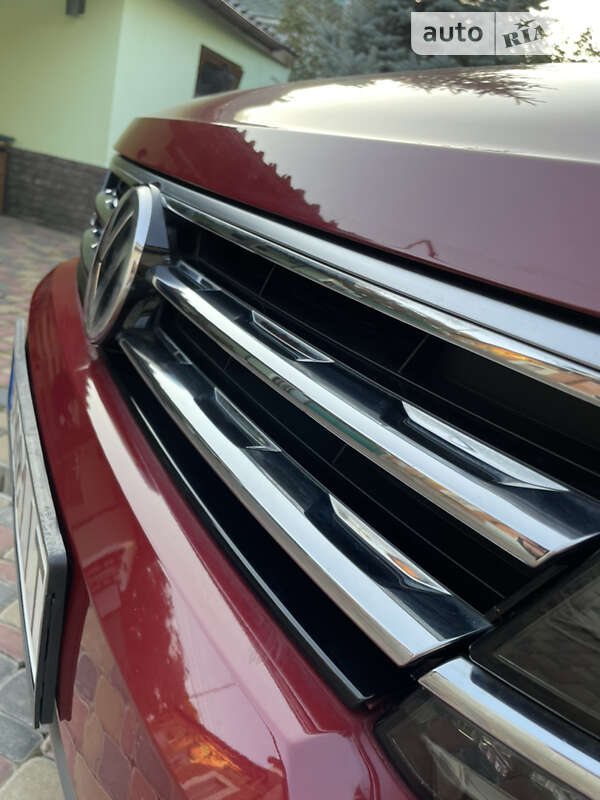 Внедорожник / Кроссовер Volkswagen Tiguan 2018 в Харькове