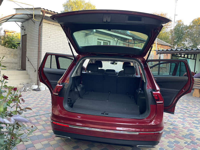 Внедорожник / Кроссовер Volkswagen Tiguan 2018 в Харькове