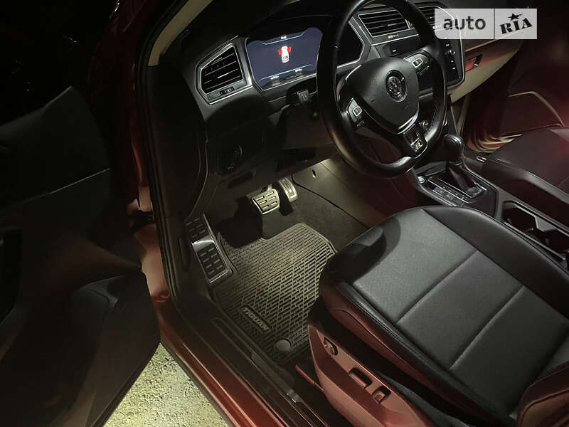 Внедорожник / Кроссовер Volkswagen Tiguan 2018 в Харькове