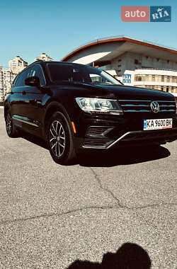 Внедорожник / Кроссовер Volkswagen Tiguan 2021 в 