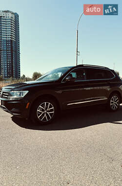 Внедорожник / Кроссовер Volkswagen Tiguan 2021 в Киеве