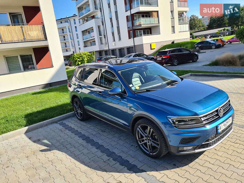 Внедорожник / Кроссовер Volkswagen Tiguan 2018 в Львове