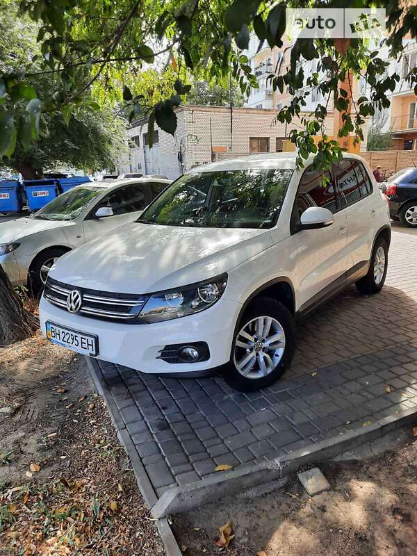 Внедорожник / Кроссовер Volkswagen Tiguan 2012 в Одессе