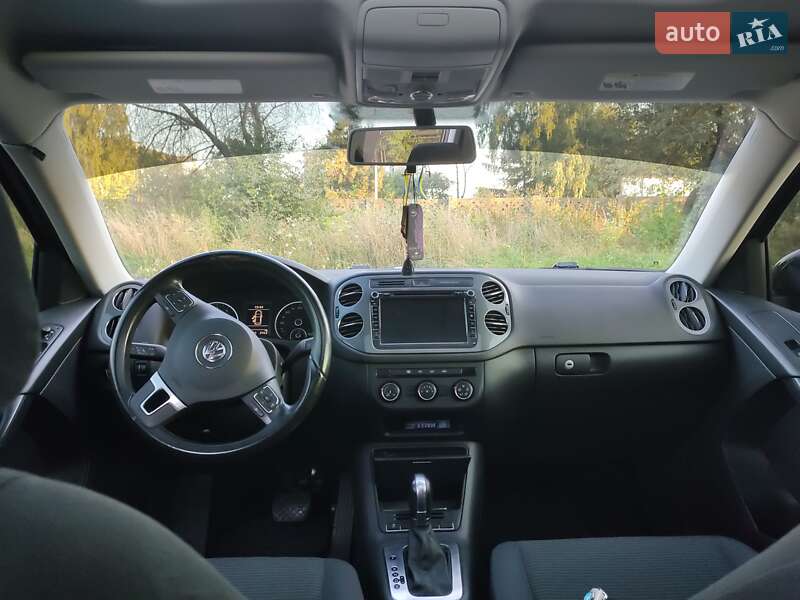 Внедорожник / Кроссовер Volkswagen Tiguan 2012 в Золочеве