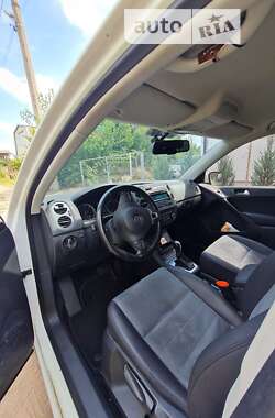 Внедорожник / Кроссовер Volkswagen Tiguan 2013 в 