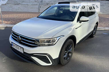 Внедорожник / Кроссовер Volkswagen Tiguan 2021 в Одессе